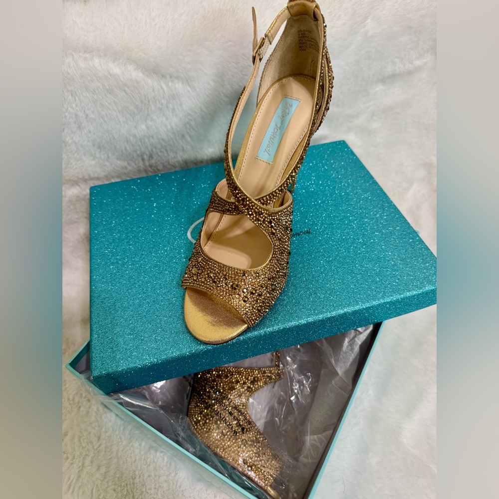 Brand New Blue by Betsy Johnson Gold Women's Heels
